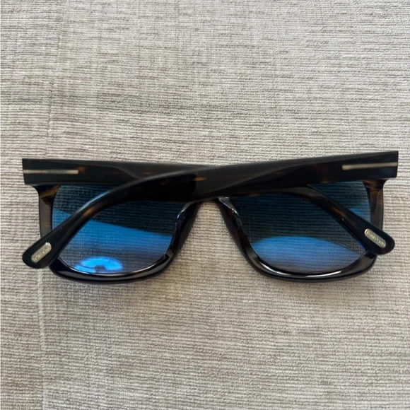 Tom Ford Square Sunglasses - Picture 3 of 5